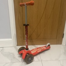 Mini Micro Deluxe Scooter  in
