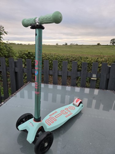 Micro maxi deluxe scooter - micro,