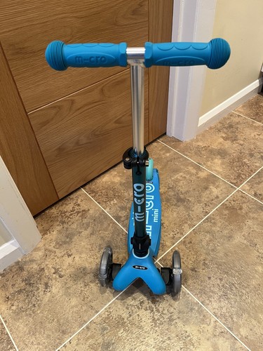 Mini micro deluxe led scooter - micro,