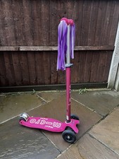 Micro Maxi Deluxe Pink scooter